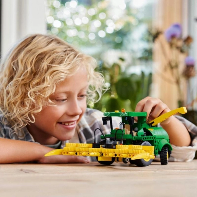 John Deere 9700 Feldhäcksler von LEGO Technic