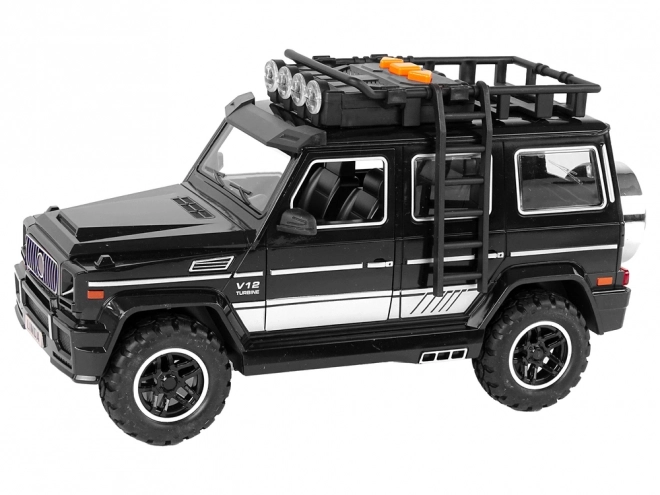 Schwarzes Offroad-Auto mit Reibungsantrieb und Sound