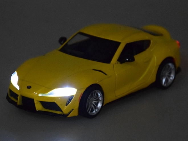 Metallisches Spielzeugauto Toyota GR Supra 1:31