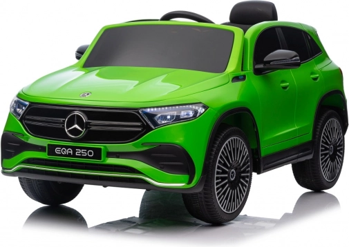 Elektrisches Auto Mercedes Benz EQA 250 grün