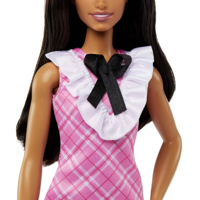Trendiges rosa kariertes Kleid