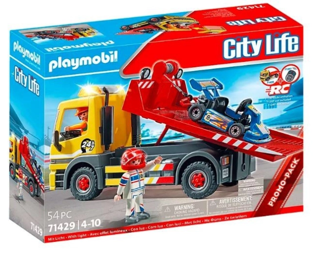 Abschleppwagen mit blinkenden Lichtern