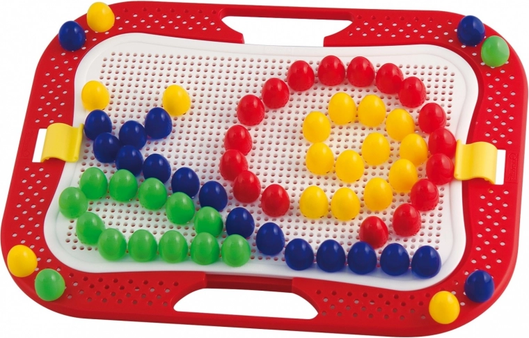 Kreatives Mosaik mit großen Steckstiften