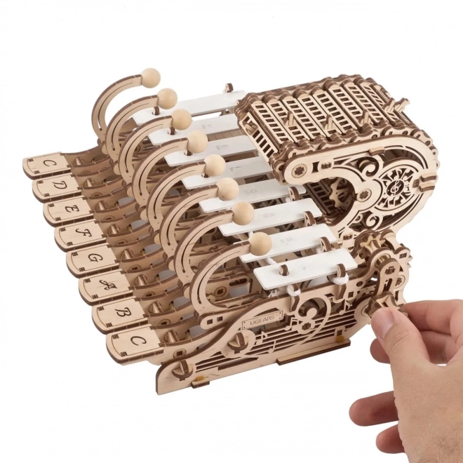 Ugears hölzernes mechanisches Modell Musikinstrument Celesta