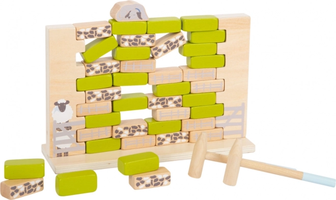 Wackelige Wand aus Holzspiel