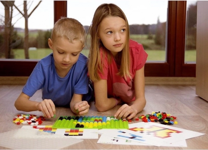 Spiel, das Logik und Codieren fördert