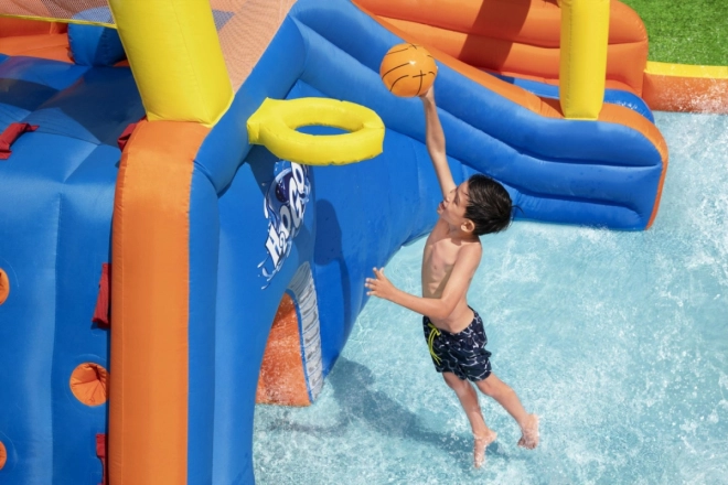 Wasserkanonen und Basketballkorb