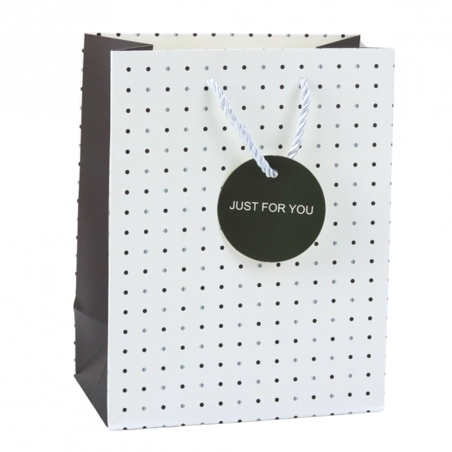Geschenktasche mit Punkten und dem Aufdruck Just For You