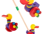 Holzente an einem Stock für Kinder