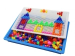 Bunte Mosaik mit 296 Pilzsteckern