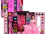 Kleiderschrank mit Puppe