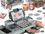 Kinderkasse mit Waage, Scanner und Korb für das Spiel im Geschäft