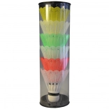 Badminton-Federbälle in der Röhre für Spaß im Freien