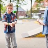 Kendama – japanisches Geschicklichkeitsspiel für Kinder