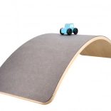 Balancebrett mit Filz, Auto und Straße