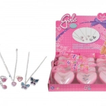 Ring und Halskette in herzförmiger Dose