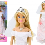 Hochzeitspuppe mit Blumenstrauß