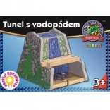 Maxim-Tunnel mit Wasserfall